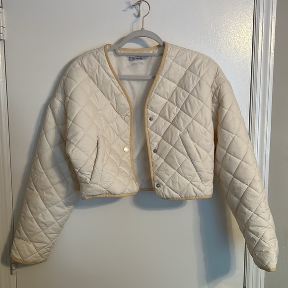 Cropped Quilted Puffer Jacket - Picture 2 of 8